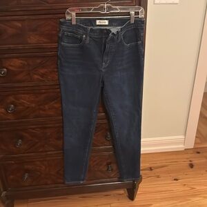 Madewell women’s jeans mid rise skinny. Excellent condition!